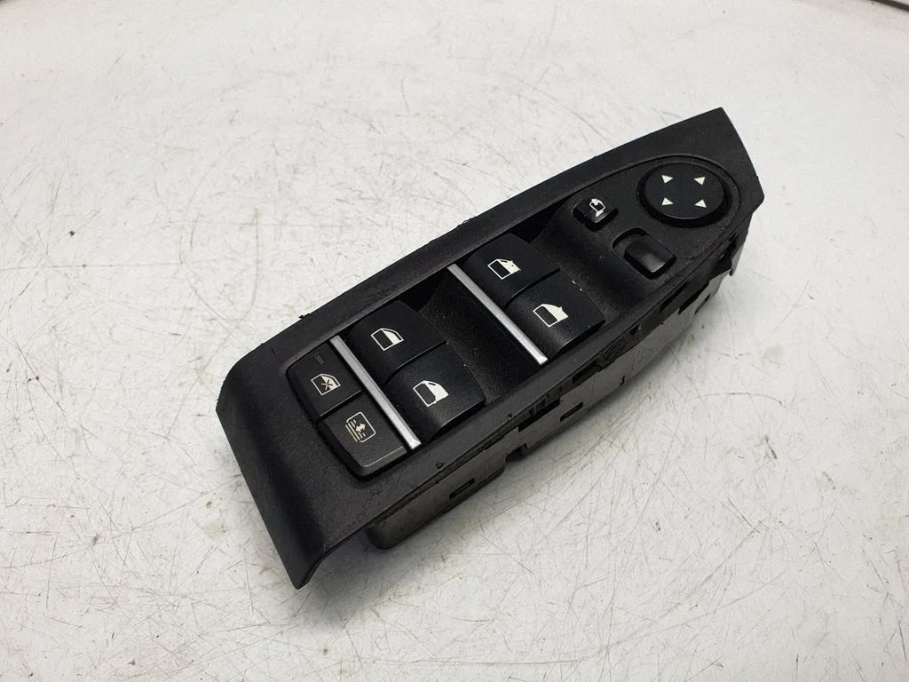Electric window control switch 9179915