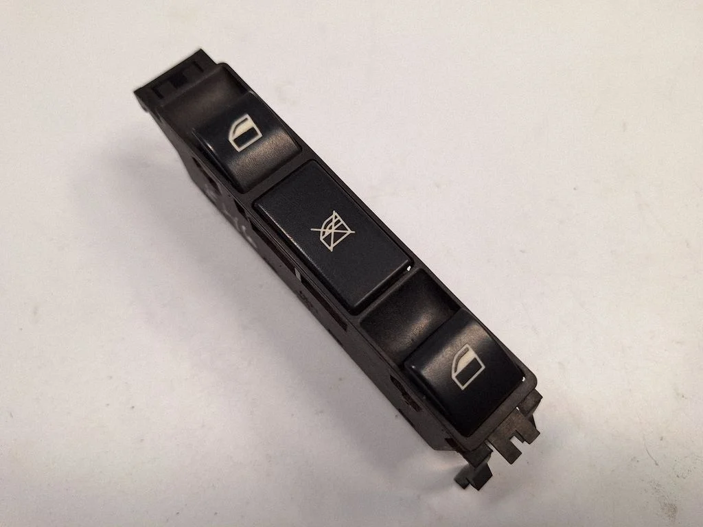 Elektrisko logu slēdzis 61318381518