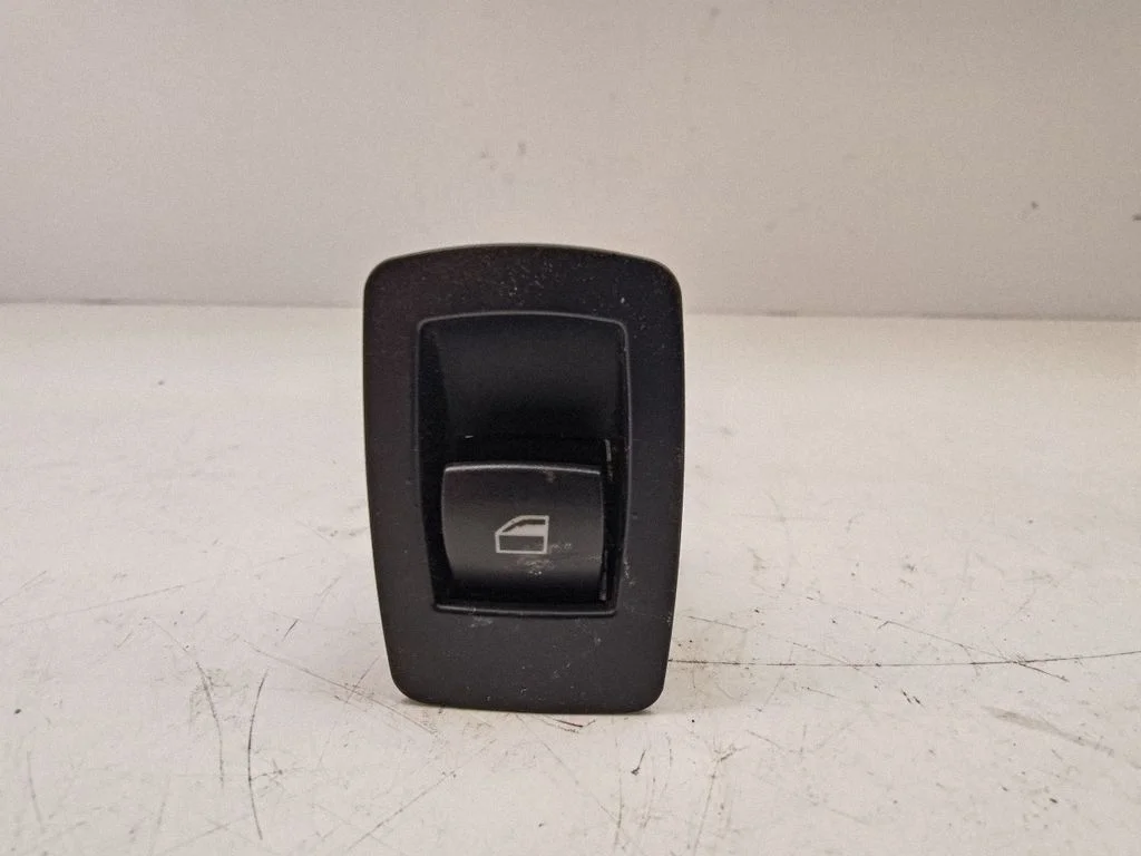 Elektrisko logu slēdzis 6945874