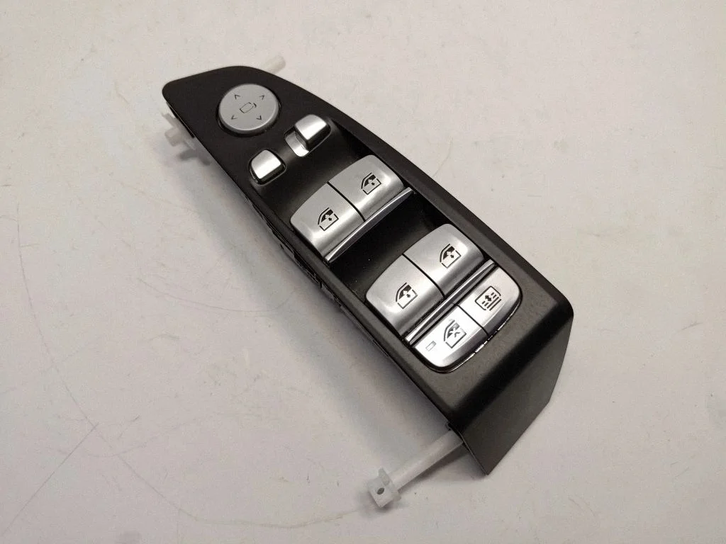 Elektrisko logu slēdzis – BMW 7. sērija G11 G12 (2015-2022)
