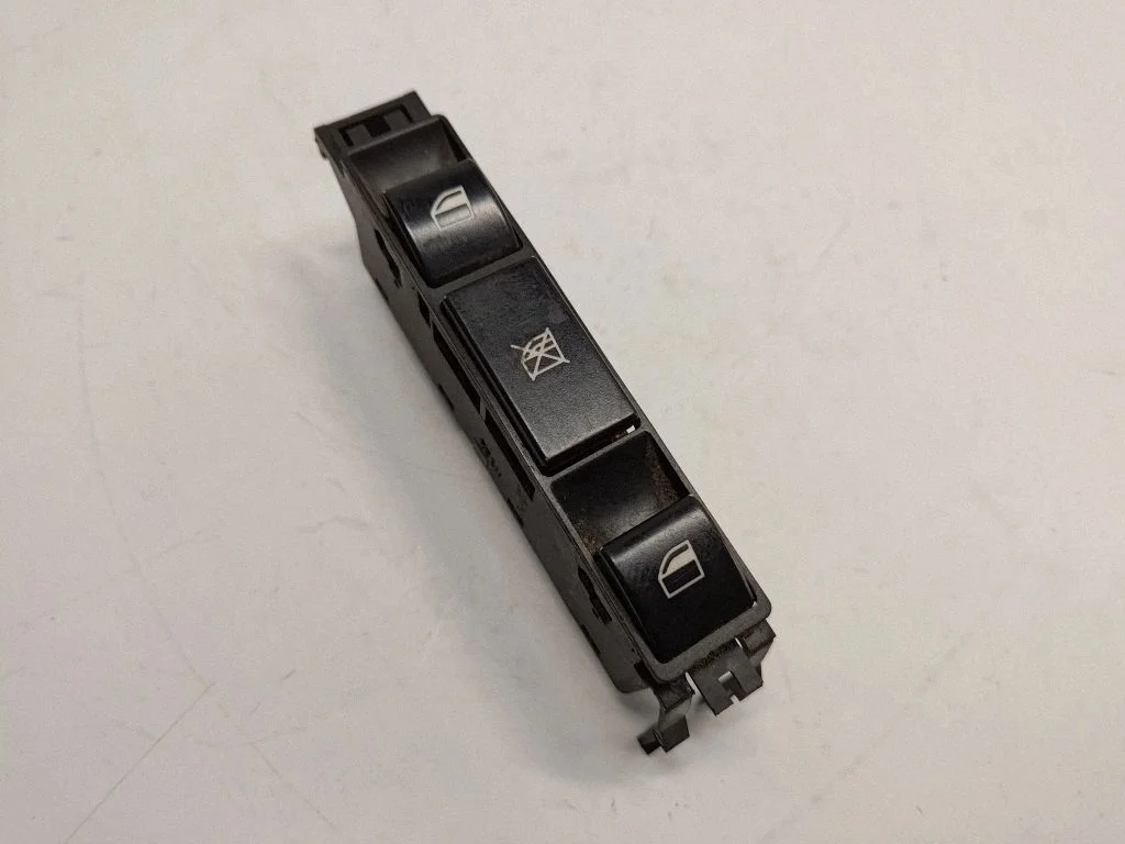Elektrisko logu slēdzis – BMW 3. sērija E46 (1998-2005)