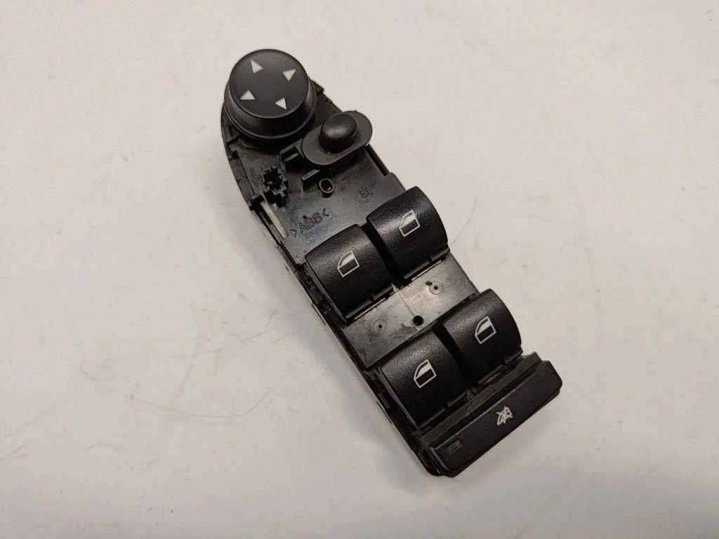 Elektrisko logu slēdzis 6948639