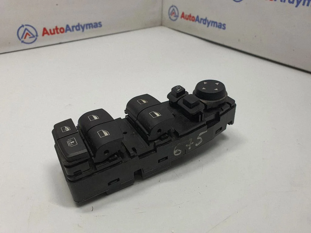 Electric window control switch 9179915