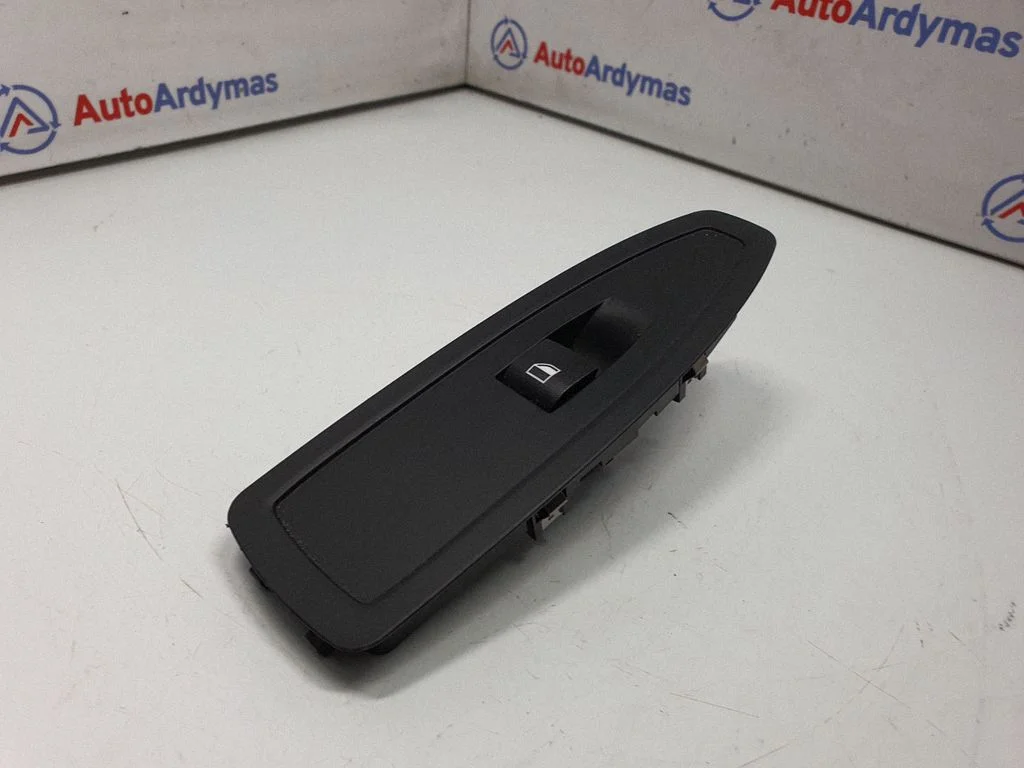 Electric window control switch 9208107