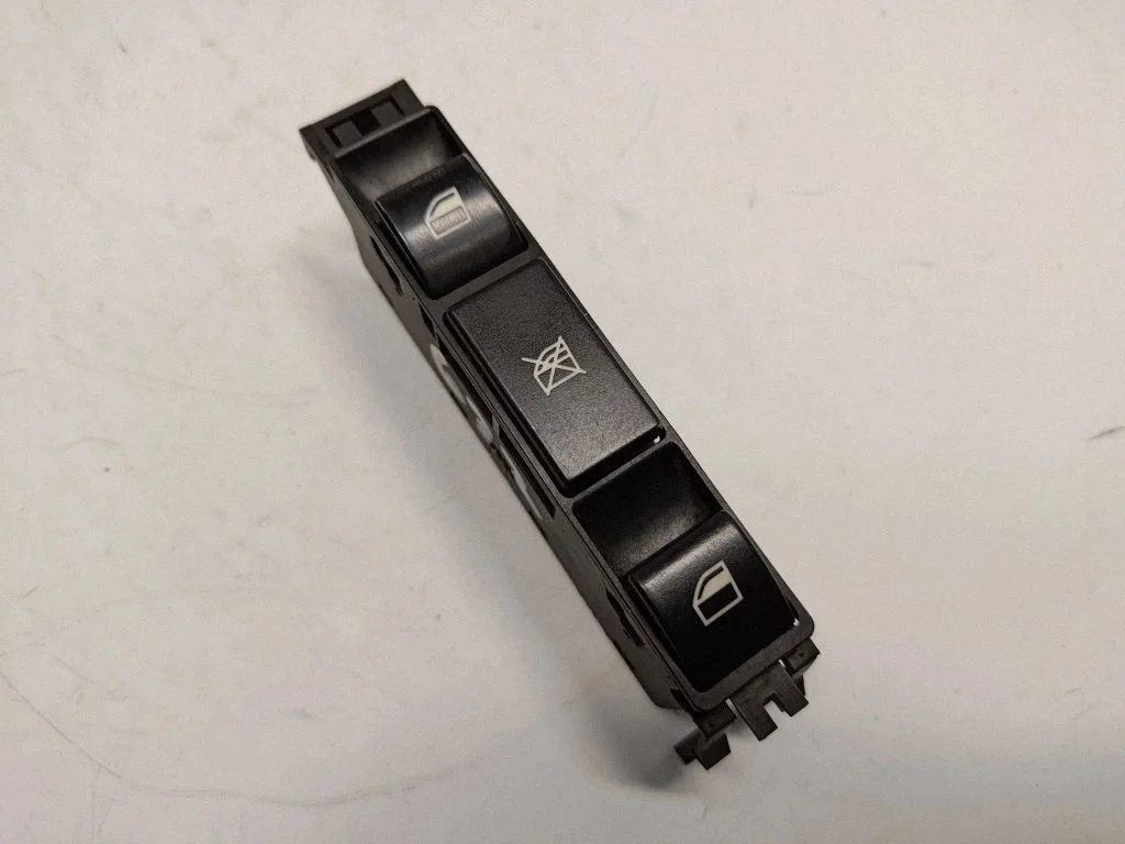 Elektrisko logu slēdzis – BMW 3. sērija E46 (1998-2005)