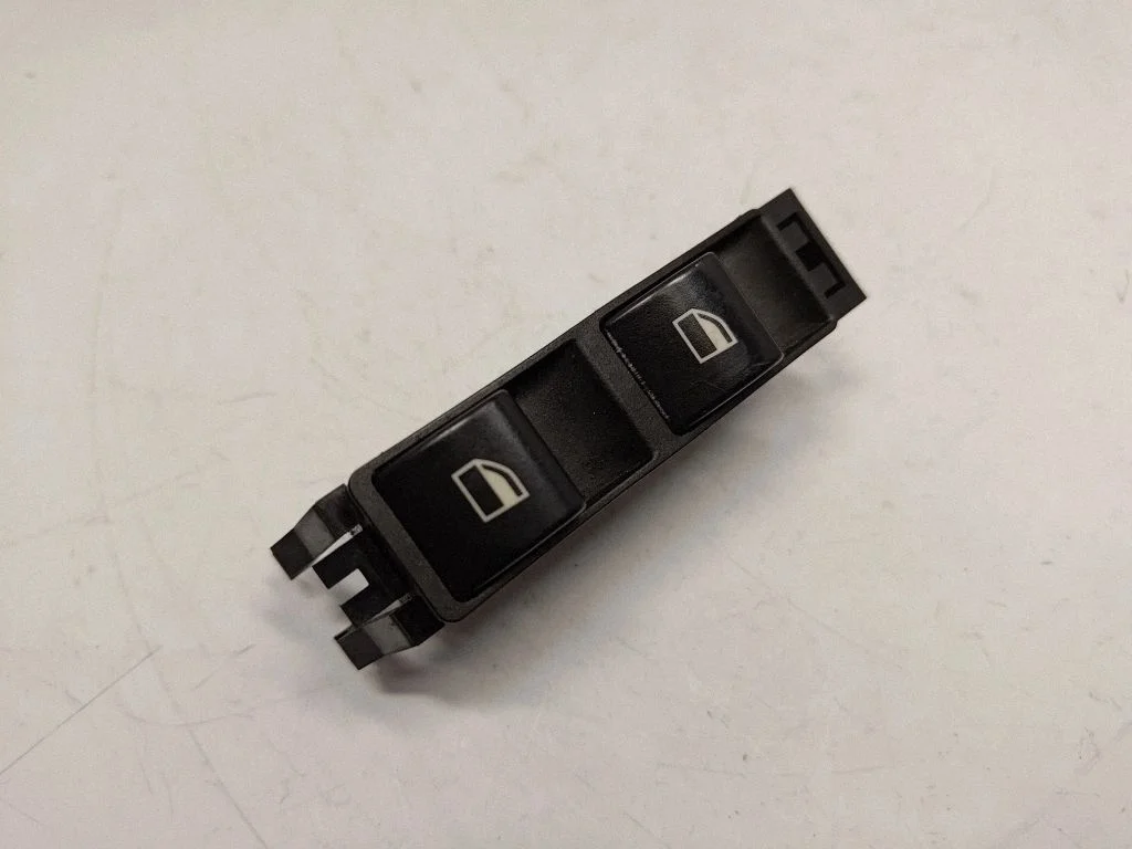 Elektrisko logu slēdzis 61318381514