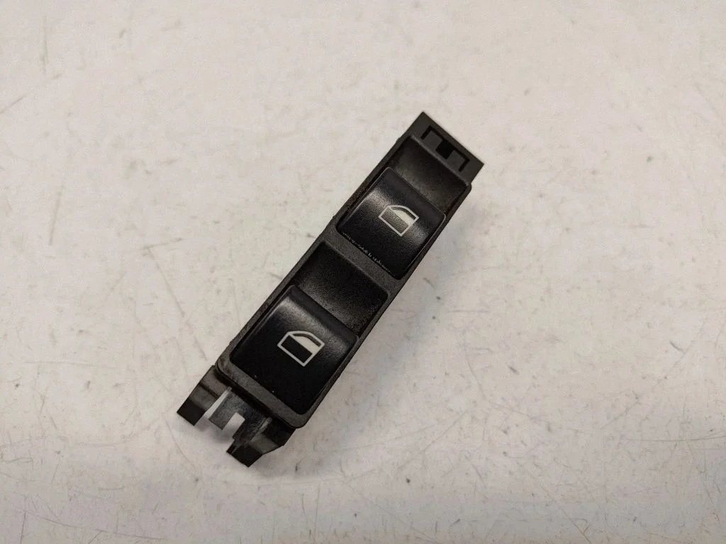 Elektrisko logu slēdzis 61318381514