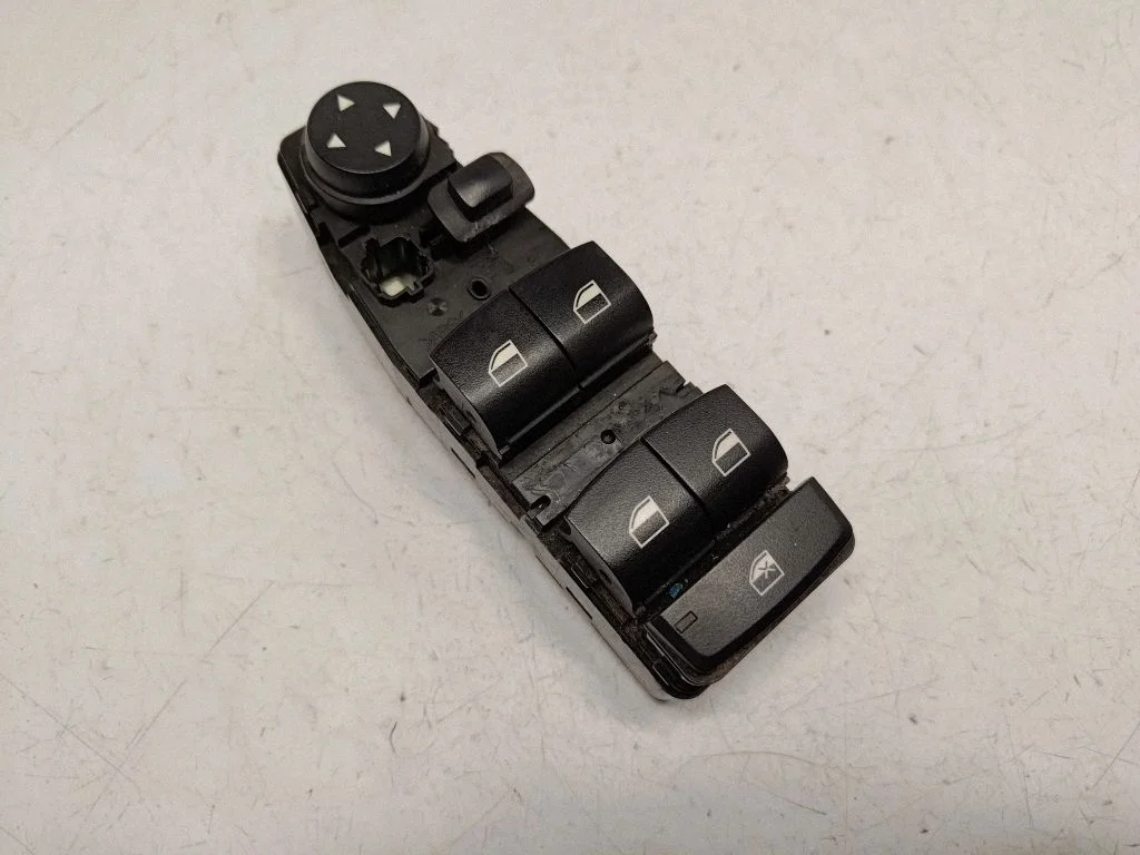 Electric window control switch 9179913