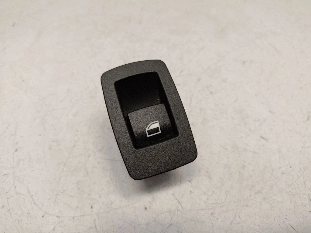 Electric window control switch 9208106