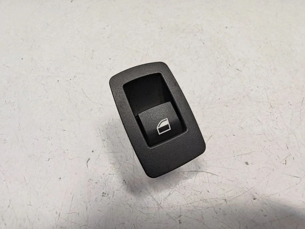 Electric window control switch 9208106