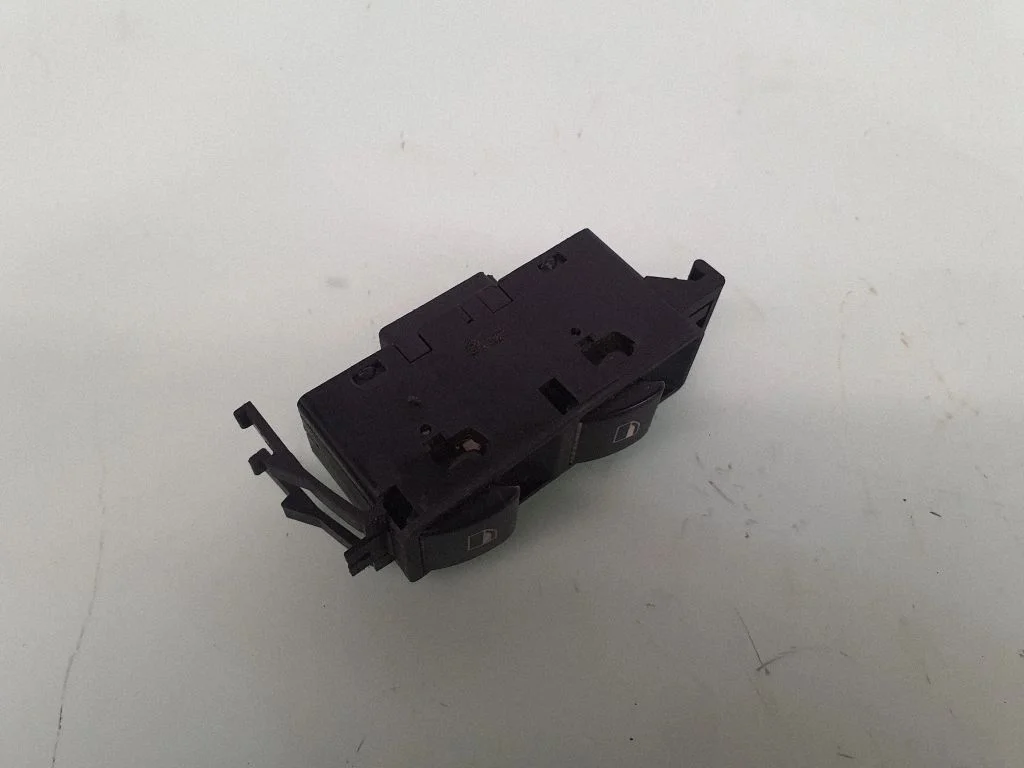 Elektrisko logu slēdzis 8381514