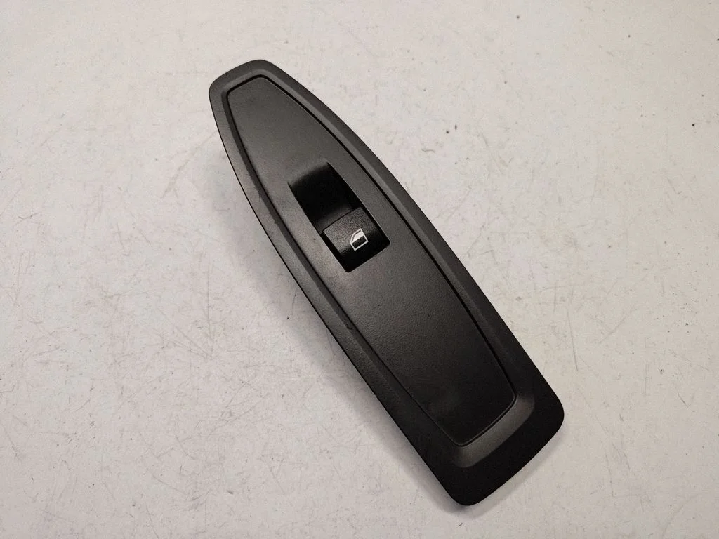 Electric window control switch 9208107