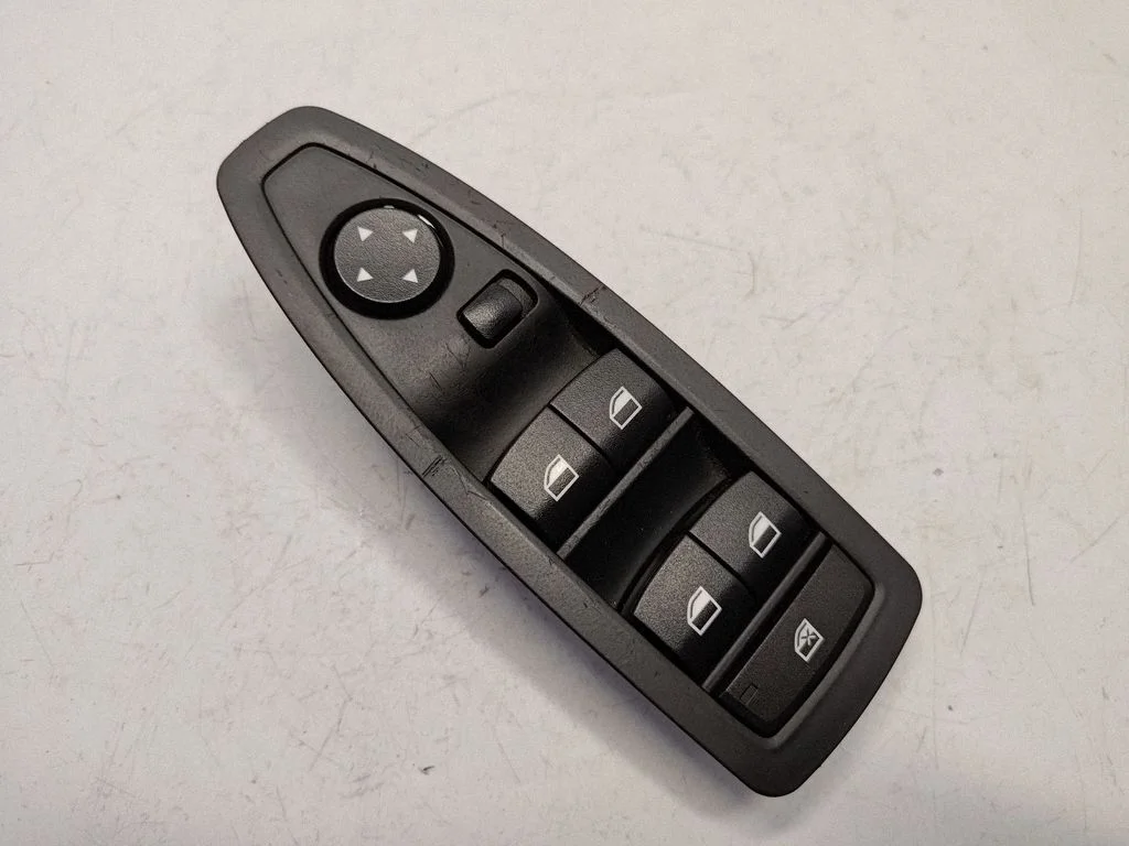 Elektrisko logu slēdzis 9208109