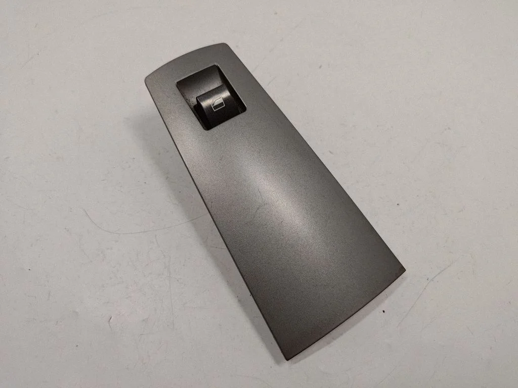 Electric window control switch 8379597