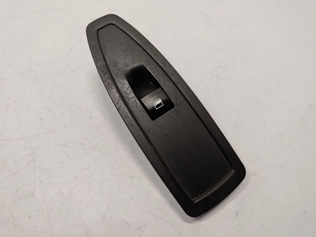 Electric window control switch 9208107