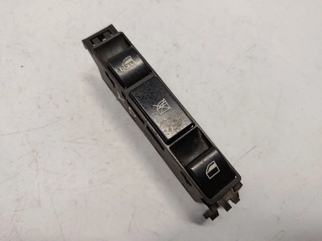 Elektrisko logu slēdzis 61318381518