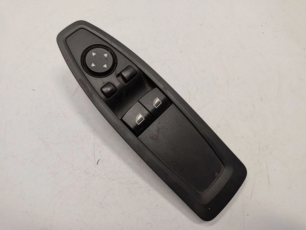 Elektrisko logu slēdzis – BMW 4. sērija F32 F33 (2013-2020)