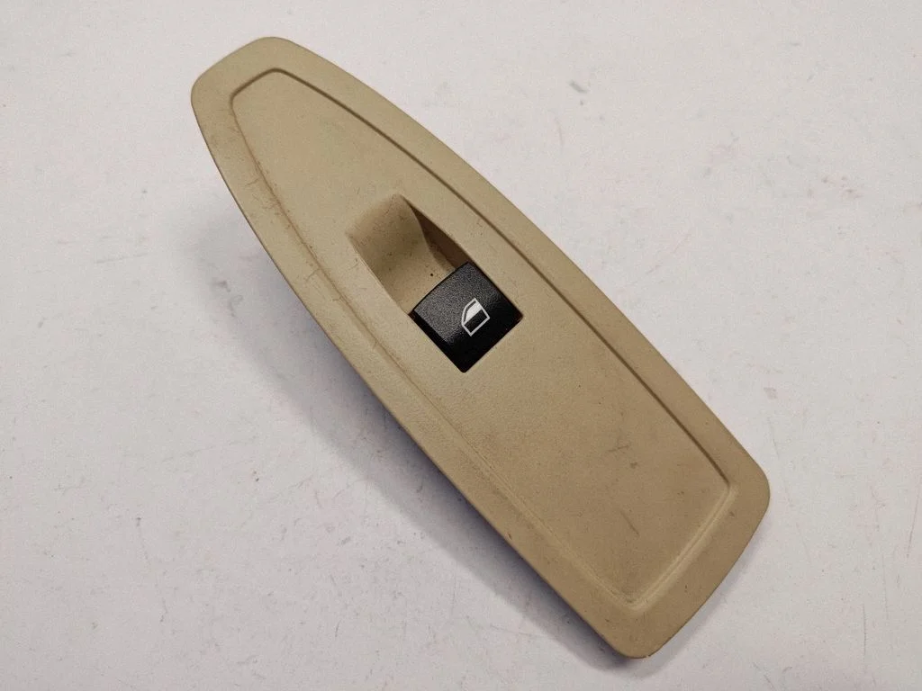 Electric window control switch 9208107