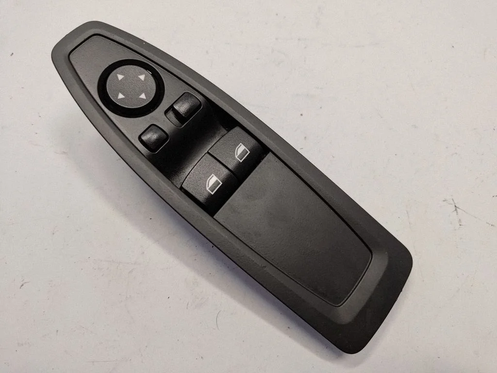 Elektrisko logu slēdzis – BMW 4. sērija F32 F33 (2013-2020)