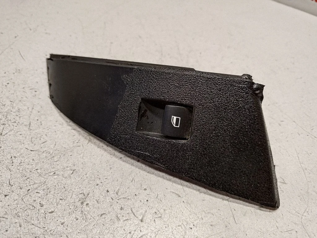 Elektrisko logu slēdzis 6940325