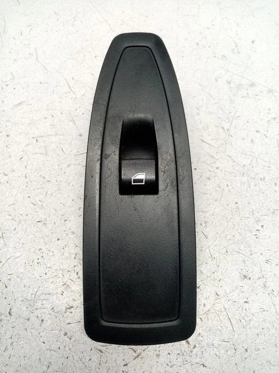 Electric window control switch 7283835