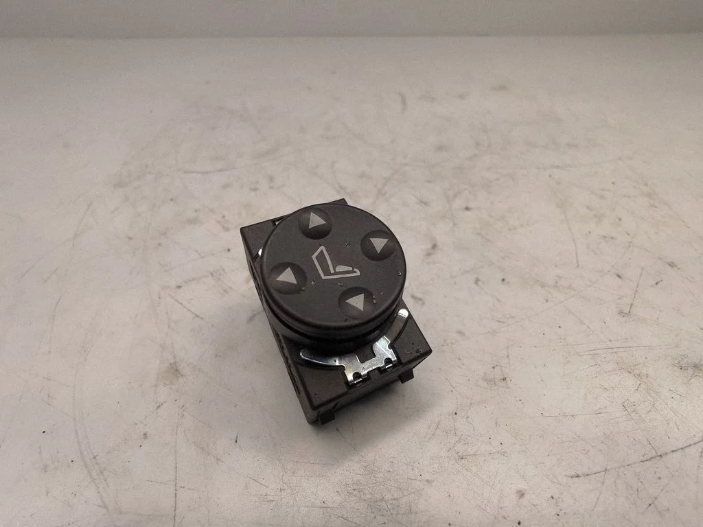Other switches/knobs/shifts 8352291