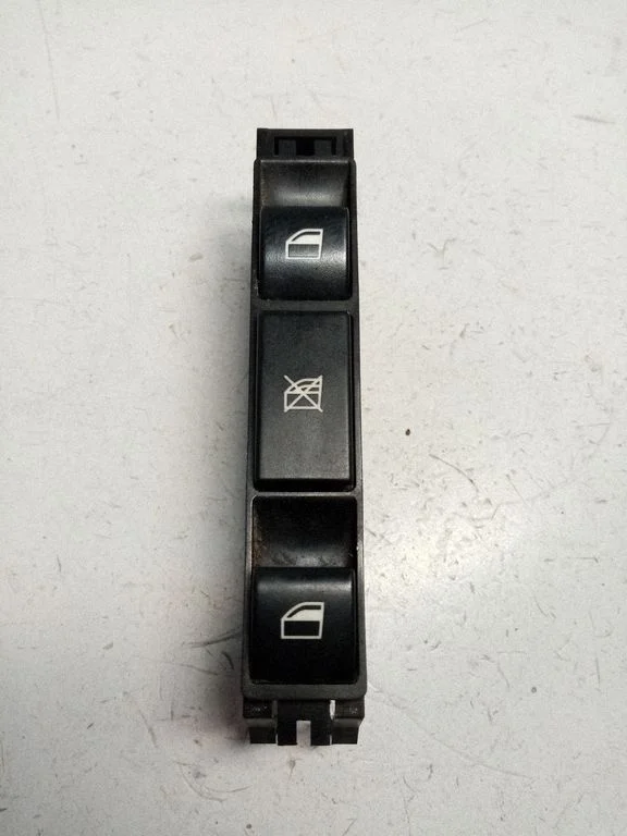 Elektrisko logu slēdzis 61318381518