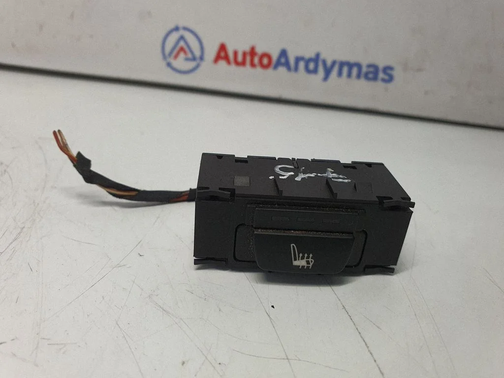 Sēdekļu apsildes slēdzis 9384806
