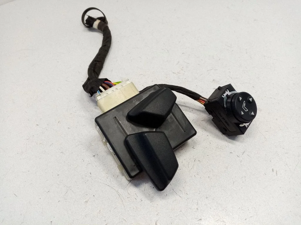 Przełącznik regulacji fotela – BMW Seria 5 F10 F11 (2009-2016)