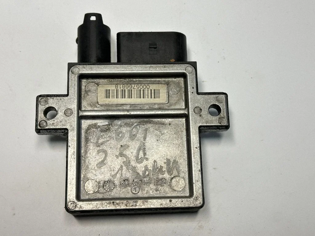 Eelsüüteküünalde relee 7801201
