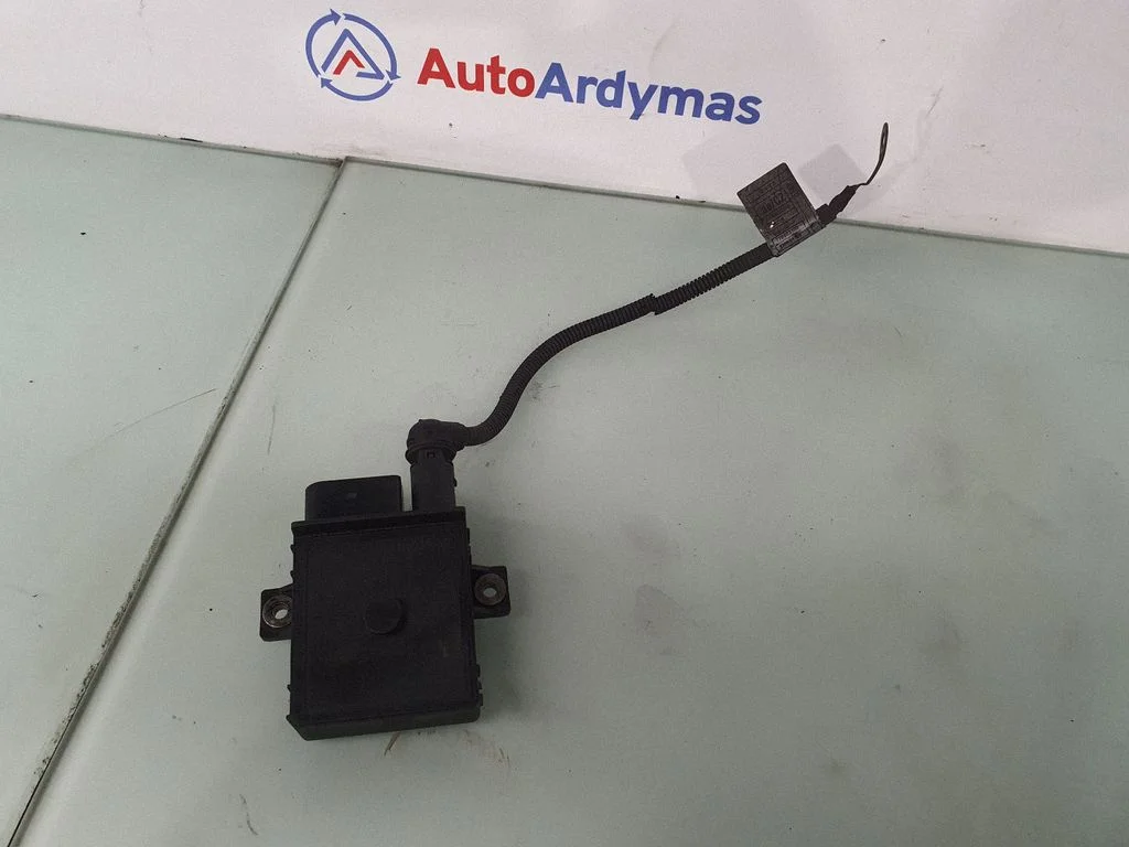 Kvēlsveču priekšuzsildes relejs 12217801201