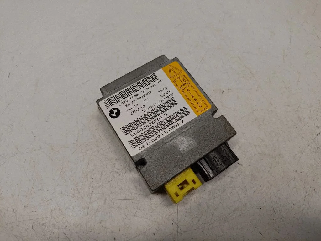 Drošības spilvenu vadības bloks 65776928267