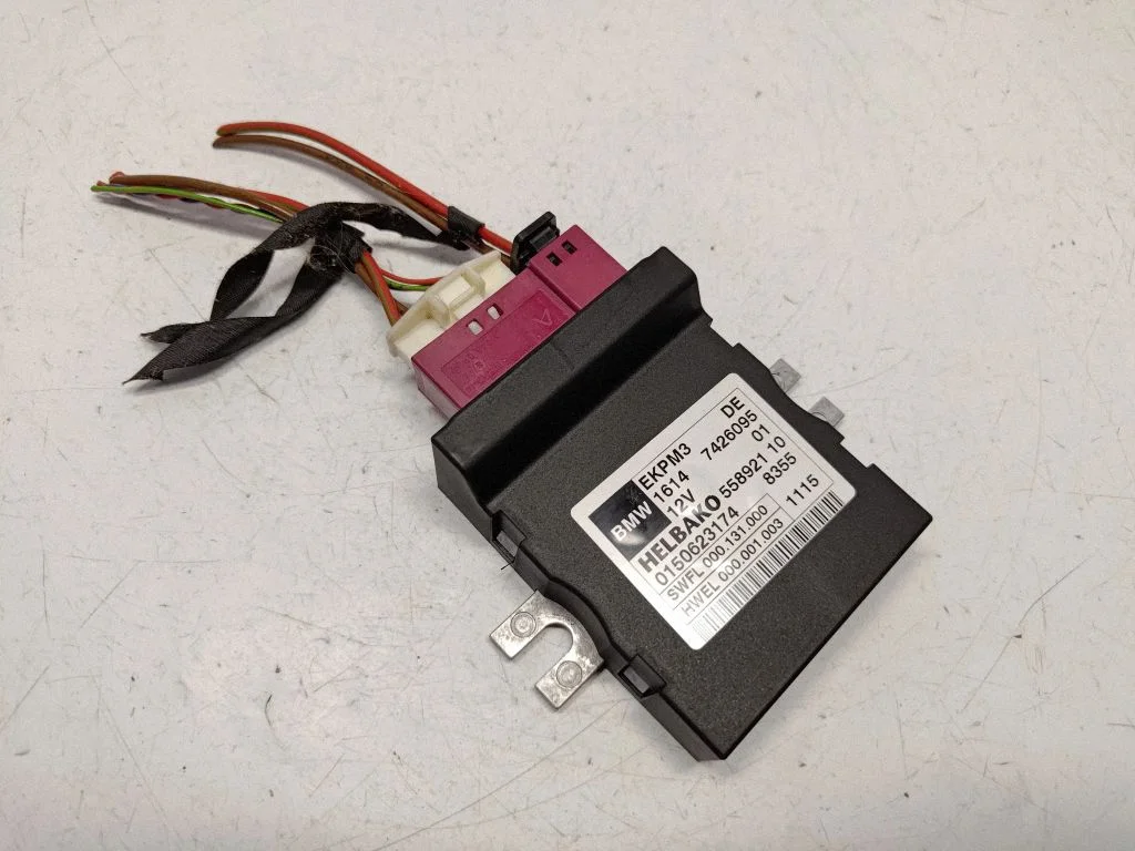 Degvielas sūkņa vadības bloks 16147426095