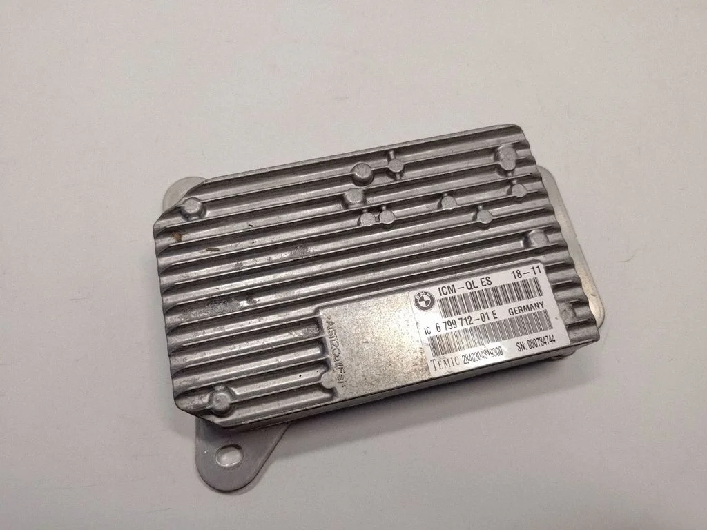 Balstiekārtas vadības bloks 6799712