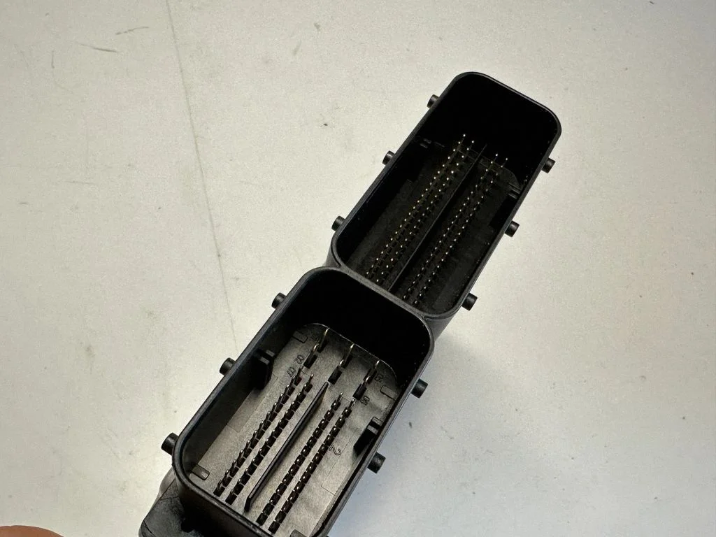 Dzinēja vadības bloks 8512047