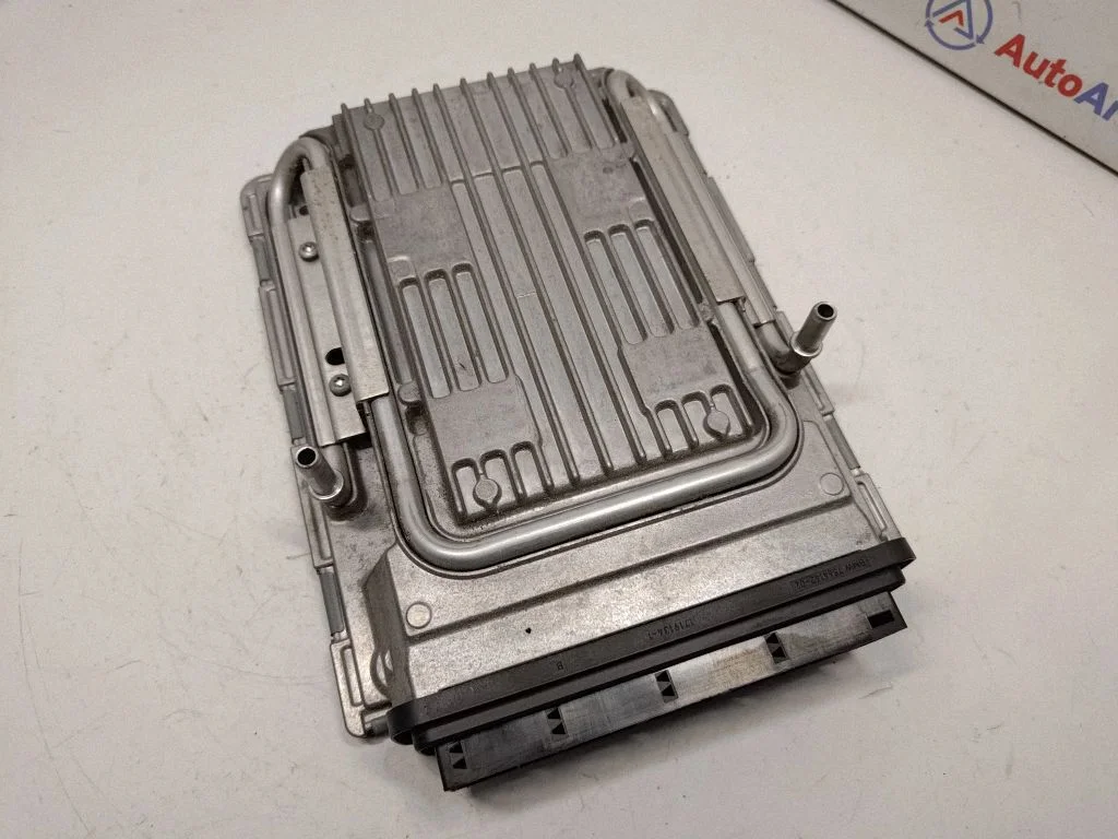 Dzinēja vadības bloks 7645143