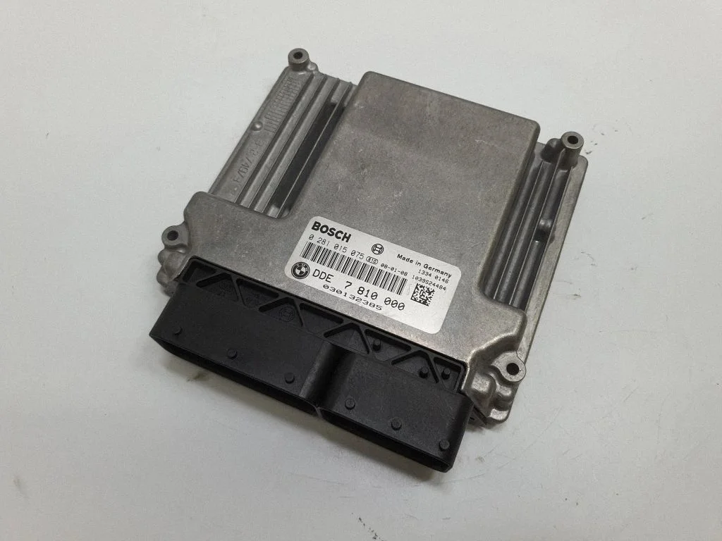 Dzinēja vadības bloks 13618506199