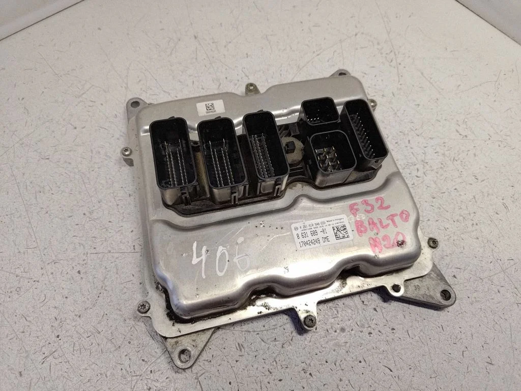 Dzinēja vadības bloks 8631689