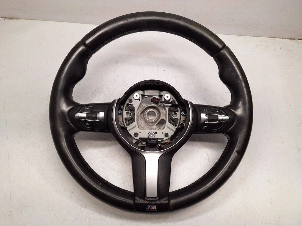 Steering wheel 32307848338