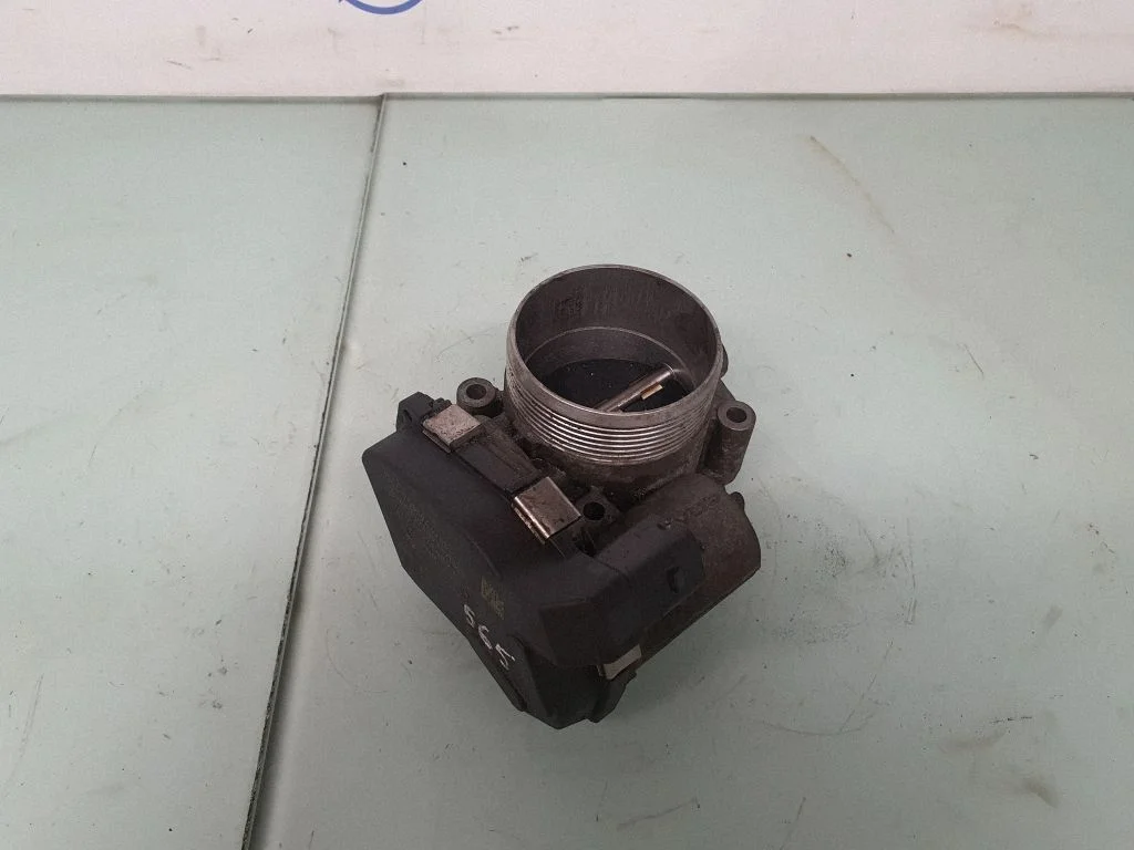 Throttle valve 7555944