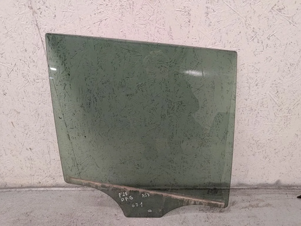 Rear door window glass 7391674