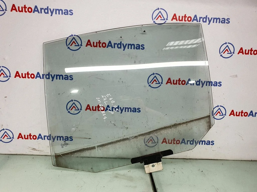 Rear door window glass 7067135