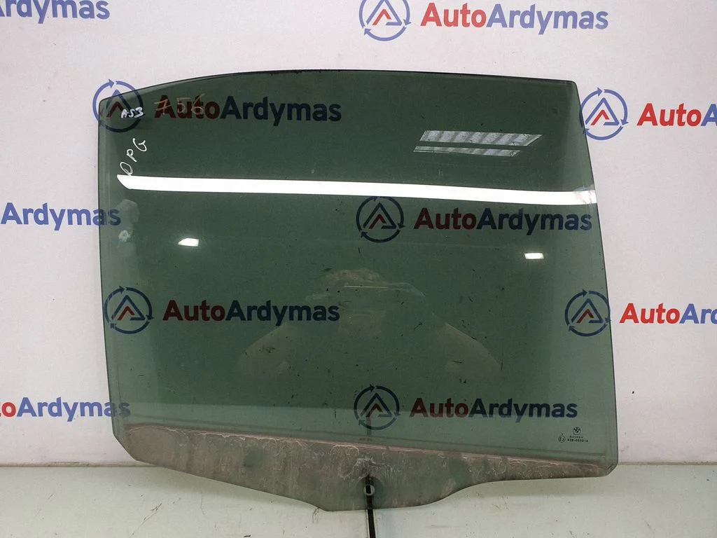 Rear door window glass 7038250