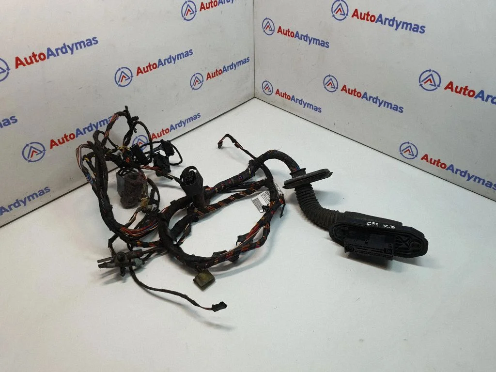 Esiukse juhtmestik 9229765