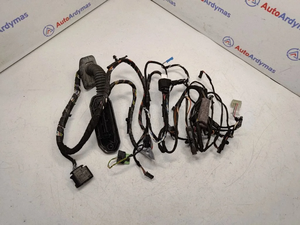 Esiukse juhtmestik 9239542
