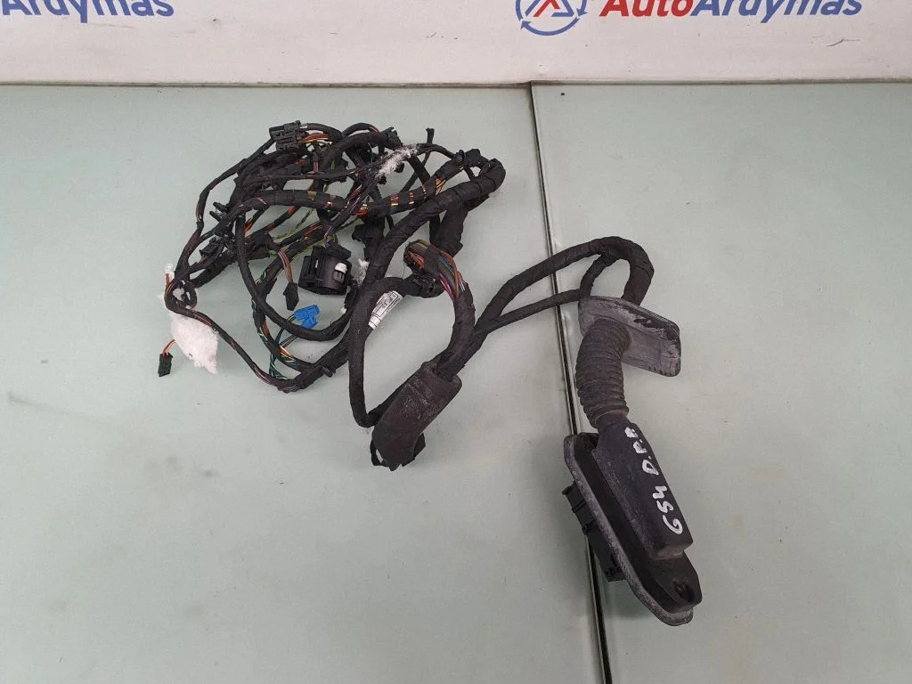 Esiukse juhtmestik 9302933
