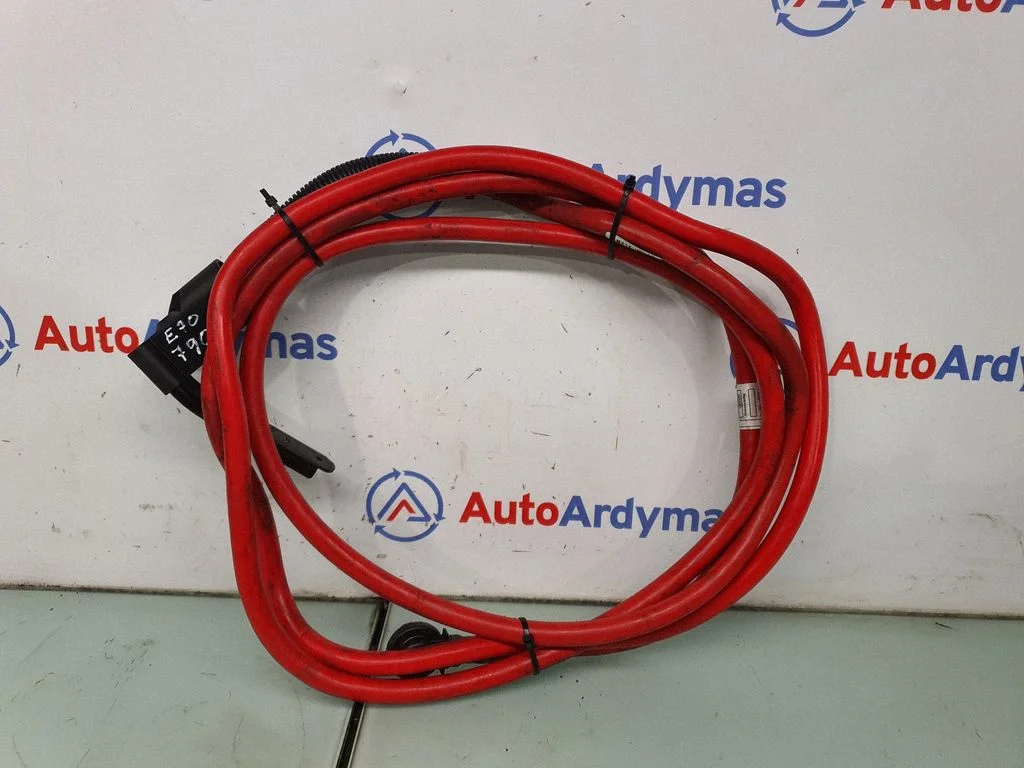 Przewód plusowy (akumulatora) 9225103