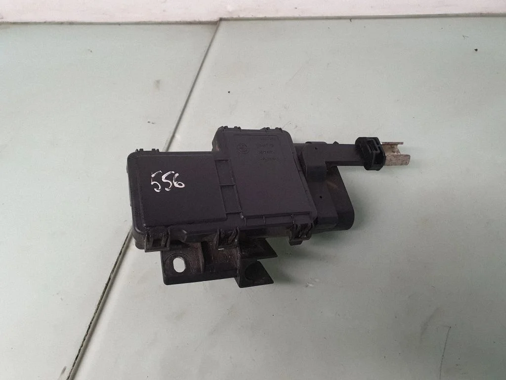 Plusa vadu savienojuma mezgls – BMW 7. sērija E65 E66 (2001-2008)