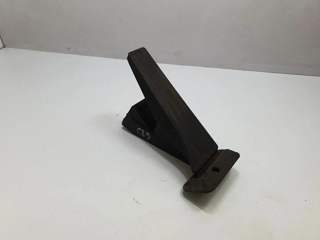 Accelerator throttle pedal 6859999