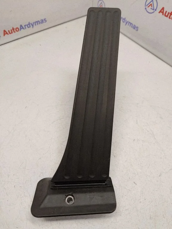 Accelerator throttle pedal – BMW 3 Series E90 E91 (2005-2012)